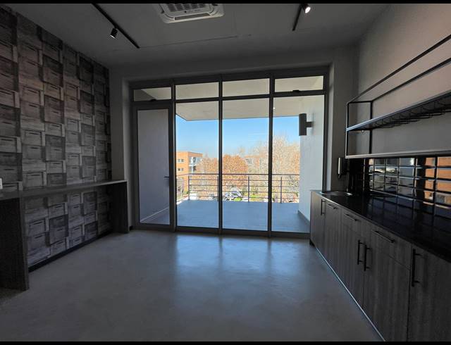 285M² OFFICE TO LET IN BRYANSTON